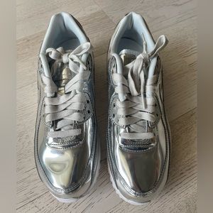 NIKE women’s Air Max